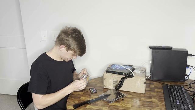 Купил потерянные посылки. Распаковка. Аукцион посылок. Компьютер за 45 долларов. смотреть онлайн