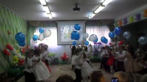 Вход на выпускной " Бумажный самолетик детства".