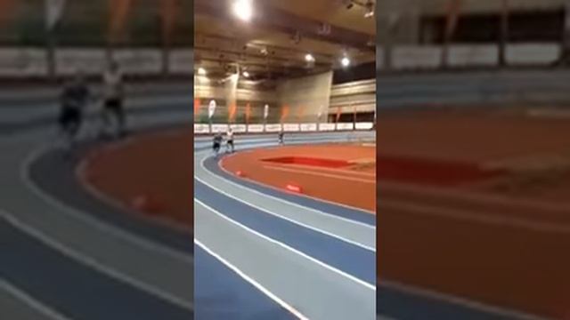 Эстафета 4/400 м - Школа Бега Болховитина 26 ноября , ЦСКА