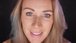 ASMR 💋 CLOSE-UP KISSES & POSITIVE AFFIRMATION 💋 Breathy Mouth Sounds 💋 Ear Blow