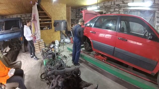 Постройка STANCE PASSAT B3| Разрезали всю машину| Начинаем делать кастомное расширение металлом. смотреть онлайн