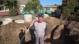 26. Разуклонка траншеи канализационного трубопровода. Утро