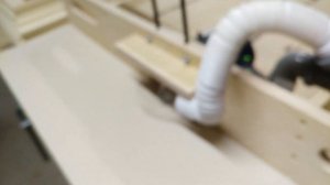 Делаем паз под заднюю стенку