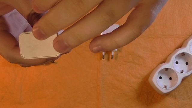 USB зарядка для смартфона и планшета вход 220В выход 3 USB 5В 3А смотреть онлайн