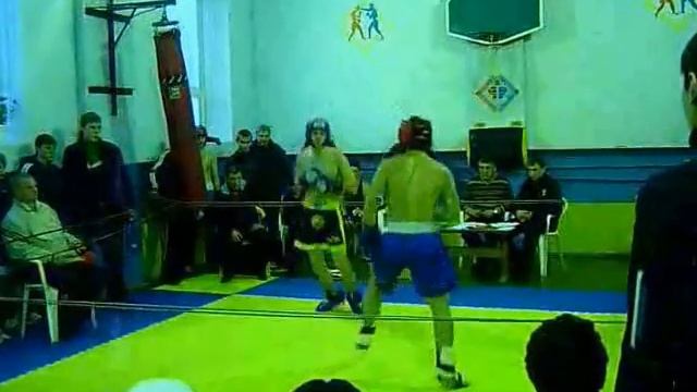 Кикбоксёр против боксёра! Беспредел судьи!!