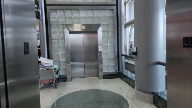 Vintage Westinghouse Hydraulic Elevators Terminal D Houston Bush Airport Houston, TX смотреть онлайн