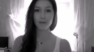 Рэп Девушка красиво поет свою песню