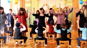 Танец мальчиков с мамами-2. ДОУ №8 "Малыш", г.Шахтёрск