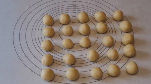 Песочные корзиночки с джемом и белковым кремом