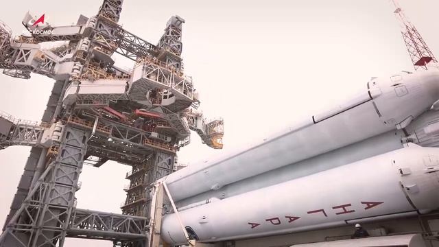 «Ангара-НЖ» установлена на пусковой стол космодрома Восточный. Сухой вывоз. смотреть онлайн