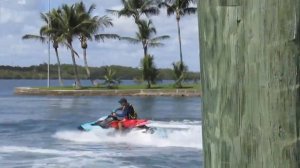 Sea-Doo Spark Trixx drifts