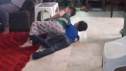 kids wrestling