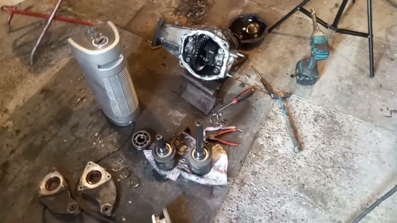 Замена внутренних гранат и ребилд переднего моста 1 часть. смотреть онлайн