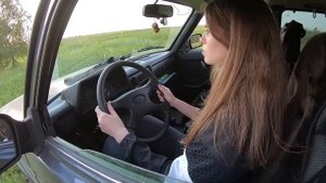 ДЕВУШКА по БЕЗДОРОЖЬЮ на НИВЕ