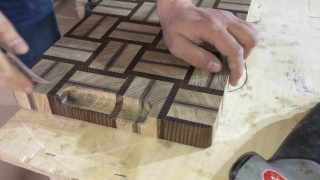 Изготовление торцевой разделочной доски. Часть 3я. смотреть онлайн