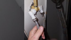 Почему душевые кабины протекают и ломаются | Одна из причин