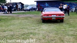 Dodge Challenger 1970 426 Hemi Clone Start Up And Drive Off, Great Sound