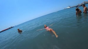 СОЧИ 2021 ОТДЫХАЮЩИЕ БЕЗ КОМПЛЕКСОВ НА ПЛЯЖЕ! ЦЕНТРАЛЬНЫЙ ПЛЯЖ В СОЧИ