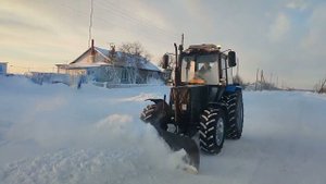 -20️ и опять метёт,расчистка деревни на МТЗ 952