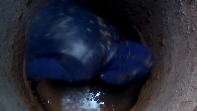 Сделал подкоп, сажаю кольца, Копка колодца как есть.