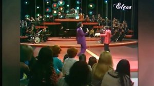 МОЛОДЫЕ ШАРЛЬ АЗНАВУР и ЭНРИКО МАСИАС  ПОЮТ ХАВУ НАГИЛУ. Зажигают!