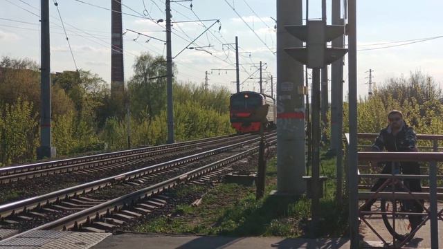 Электропоезд ЭД4М-0037/0326 с сообщением Нижегородская-Москва(Курский вокзал)+Эд4м-0310 смотреть онлайн