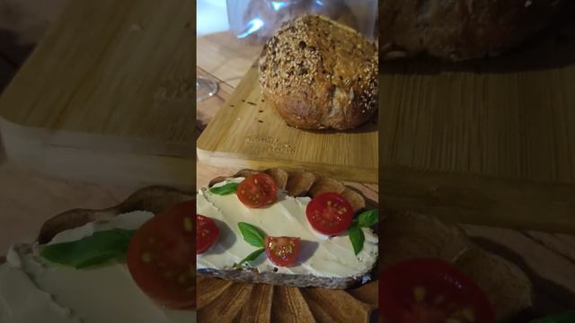 bread basket with cherry tomato and cheese spread & basil leaf 🍀#subscribe #cheflife #foryou #cute