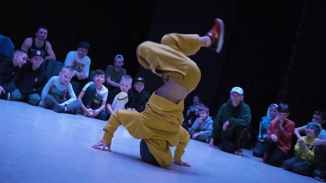 BREAK PLANET • «ПОЛНЫЙ ОТРЫВ» смотреть онлайн