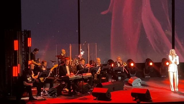 Высоцкий-лучшее. Аглая Шиловская и оркестр Максима Пиганова «Камнем грусть»