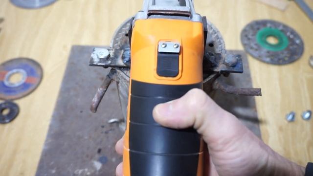 Измельчитель (дробилка) крышек и твердого пластика для переплавления в пруток для 3D принтера. смотреть онлайн