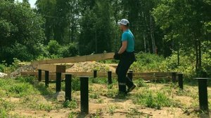 Как одному перетаскивать брус 150*200 на обвязку свайно-винтового фундамента
