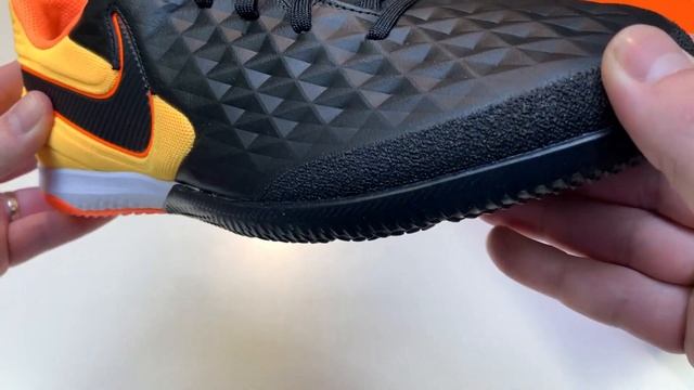 Nike REACT LEGEND 8 PRO IC Black / Laser Orange смотреть онлайн