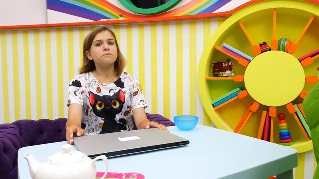 УЖАСНЫЙ суп для БЕБИ БОН! Смешные видео игры в куклы для девочек смотреть онлайн