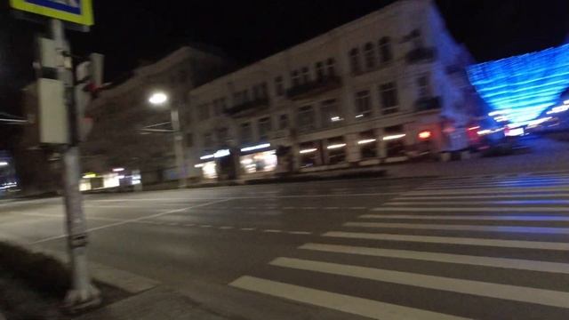 Ночной Ростов-на-Дону. Будённовский проспект. Большая Садовая улица. Пустой город ранним утром.