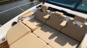 Обзор первого в России катера-круизера Sea Ray Sundancer 320 Coupe