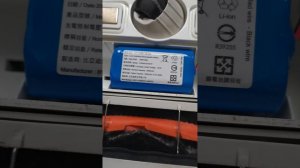 Не включается и не заряжается робот-пылесос Xiaomi. Замена аккумулятора.