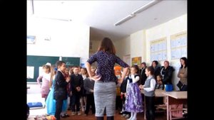 Потешка "Елочки-пенечки"