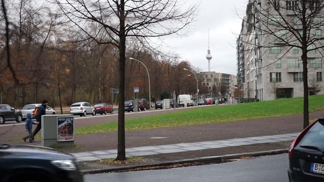 Sony Alpha A7 Autofocus Video Test - Street View смотреть онлайн