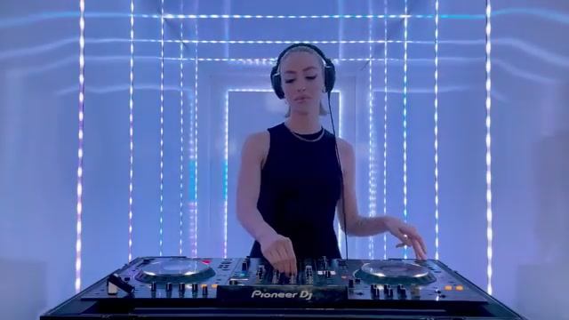 DEEP HOUSE ВТОРОЙ СЕТ ЗАЖИГАТЕЛЬНОЙ МУЗЫКИ ОТ ДИДЖЕЯ!!!