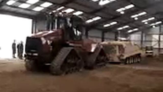 Мощнейший в мире трактор против танка. смотреть онлайн