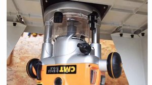 Фрезерный стол для ручного фрезера для фрезерования деревянных заготовок в мастерской JET JRT-1