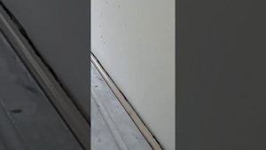 Укладка плинтуса из керамогранита