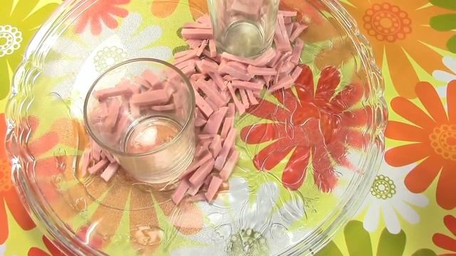 Слоеный салат с ветчиной и сыром. Праздничный салат