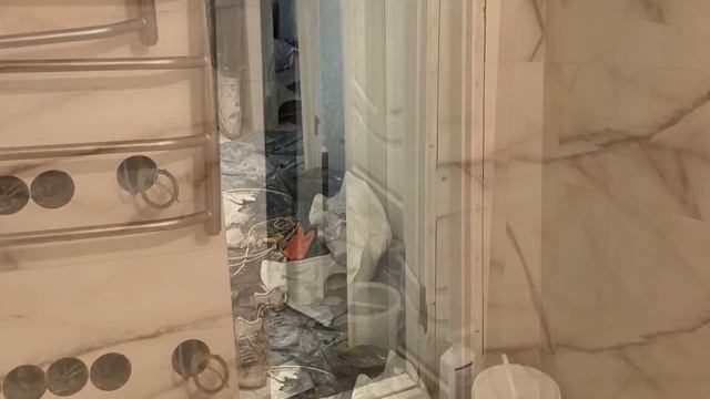 Санузел под мрамор , лючки -неведимки, укладка плитки на СВП,плитка ратификат затирка Litokol evo10
