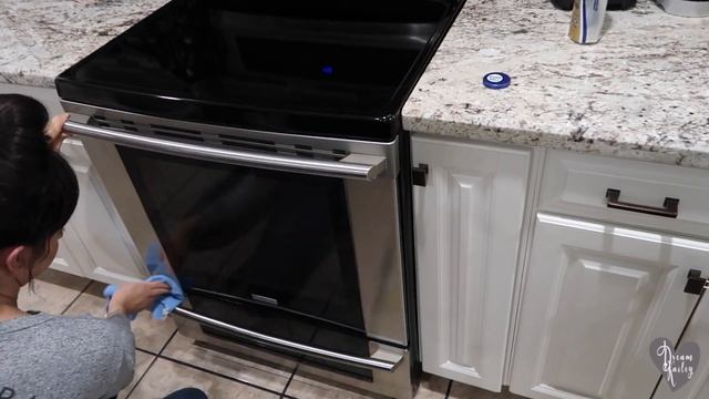 KITCHEN DEEP CLEAN | CLEAN WITH ME | EXTREME CLEANING MOTIVATION 2019 | Dream Kailey смотреть онлайн