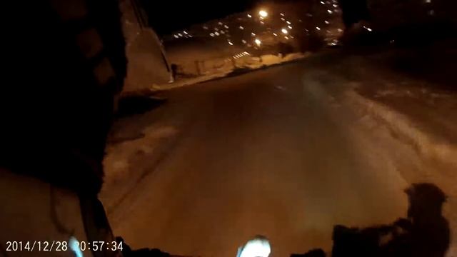 Ночь, снег, фонари и любимый мотоцикл под тобою)) смотреть онлайн