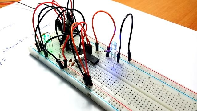 Ардуино своими руками. Часть 1 - Arduino на макетной плате