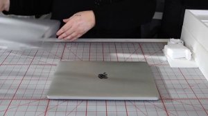 MacBook Pro 2020 13 inch Unboxing