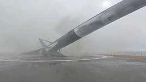 Space Х потеряла первую ступень Falcon Heavy уже после посадки на платформу в Атлантическом океане