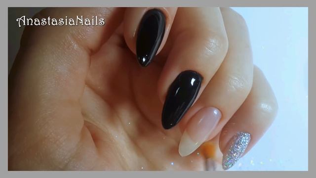 Дизайн ногтей гель-лаками: Фольга и голографические блестки смотреть онлайн